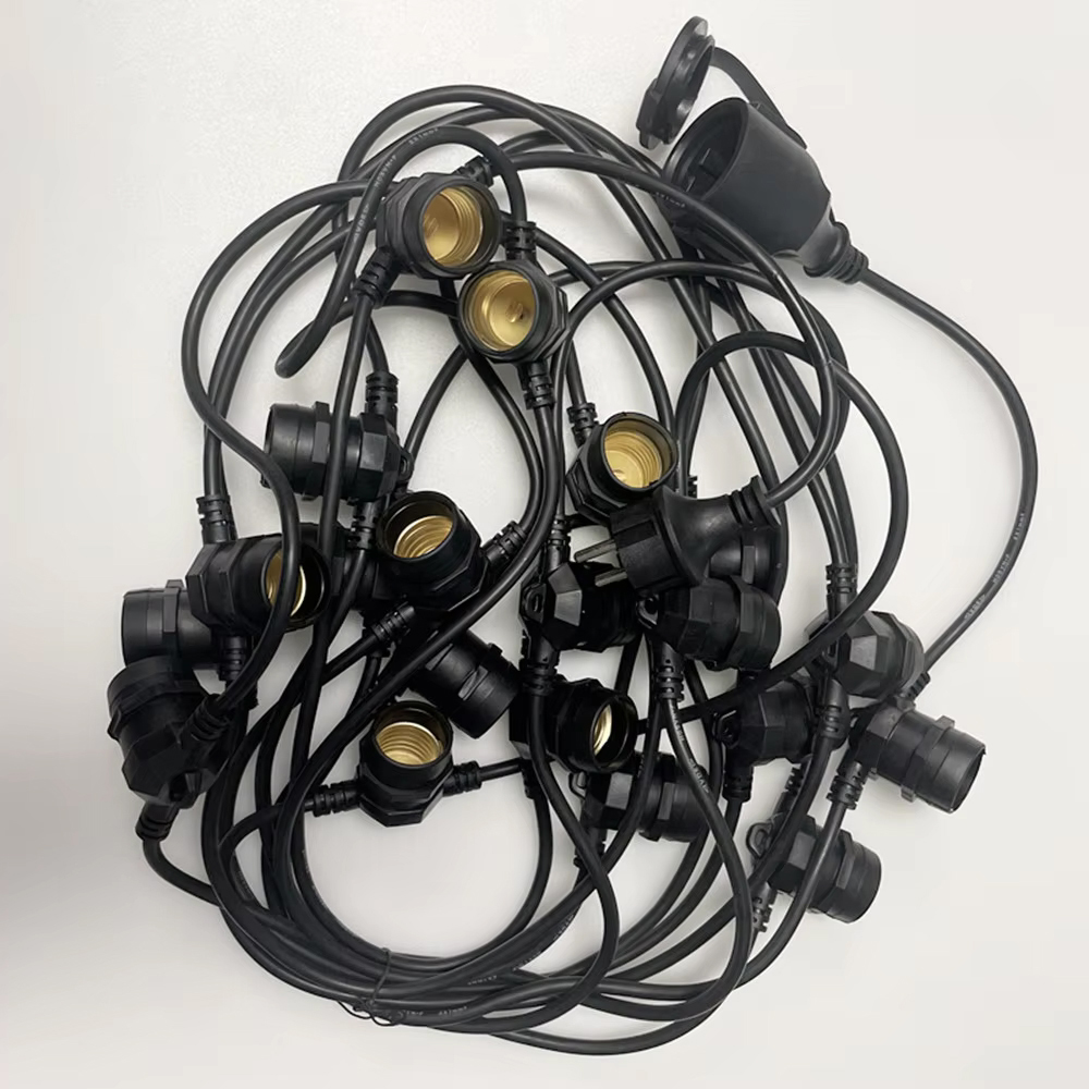 سلسلة إضاءة LED بطول 10 أمتار، - مراجعة Outdoor Power Outlet وسعره